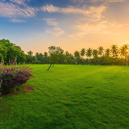 Hanu Reddy Residences - Spp Gardens Csennai Kültér fotó