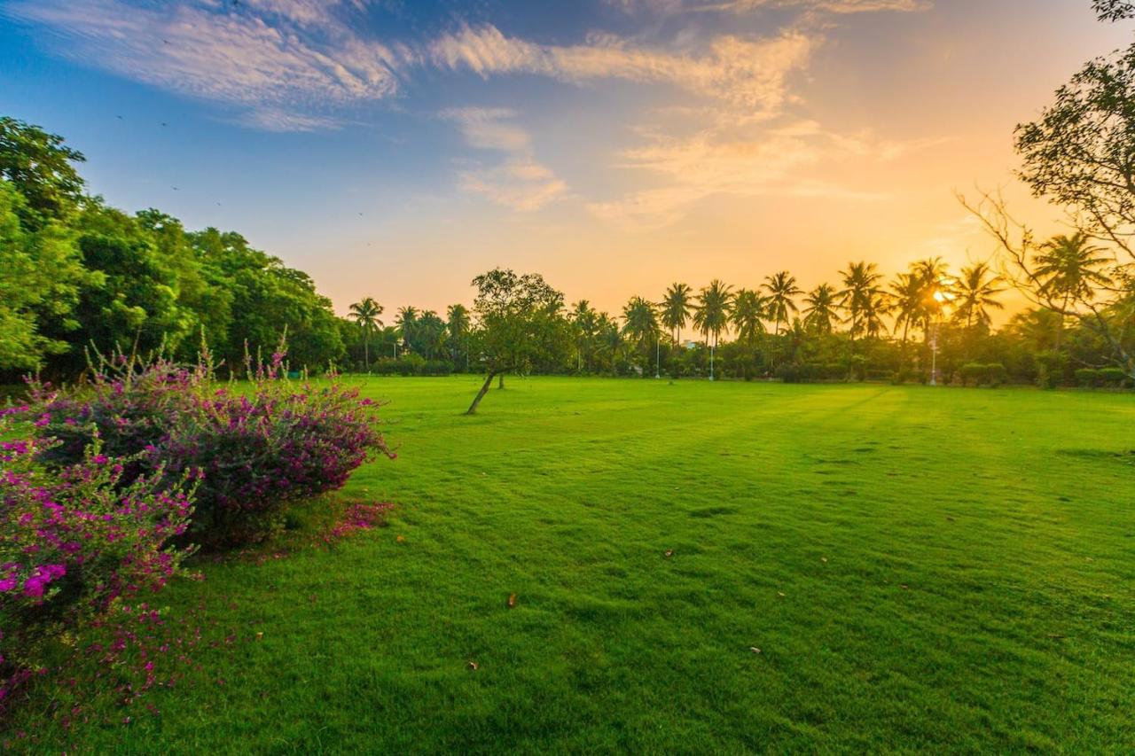 Hanu Reddy Residences - Spp Gardens Csennai Kültér fotó